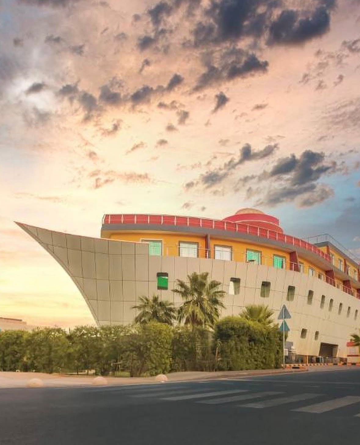 Golden Ship Hotel